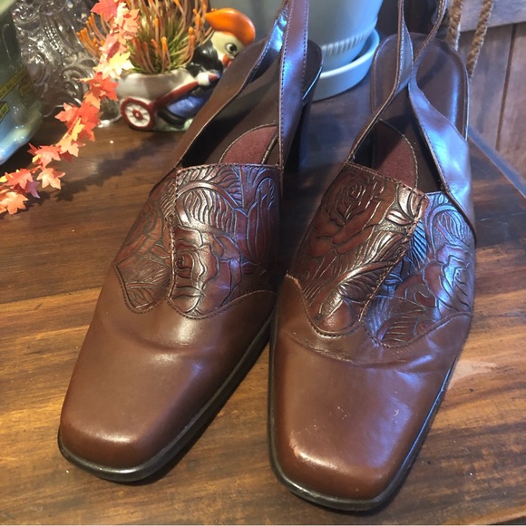 Leather Brown Slingback Shoes, Size 10 - Picture 2 of 10